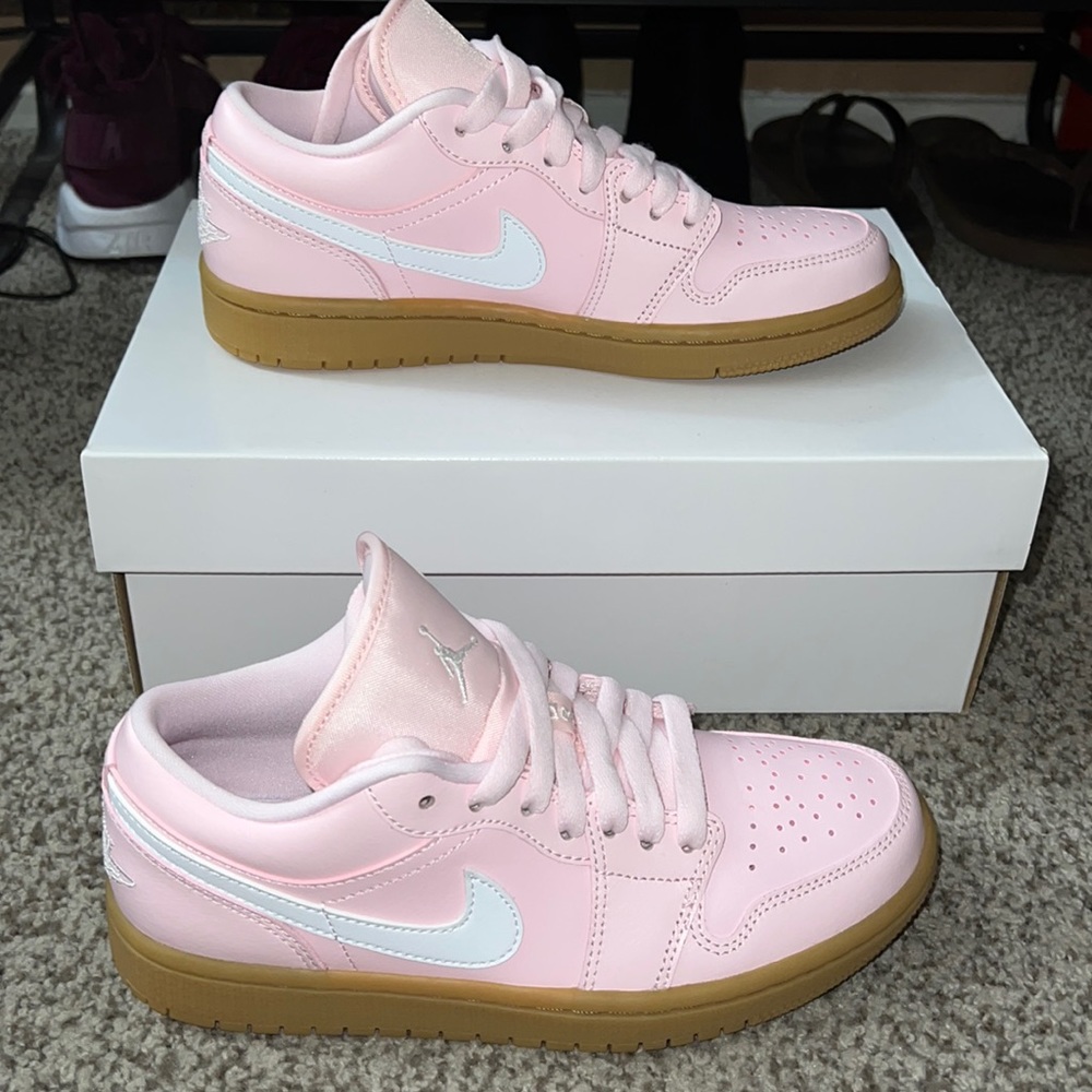 💗Brand New💗Women’s Air Jordan 1 Low Arctic Pink/White
